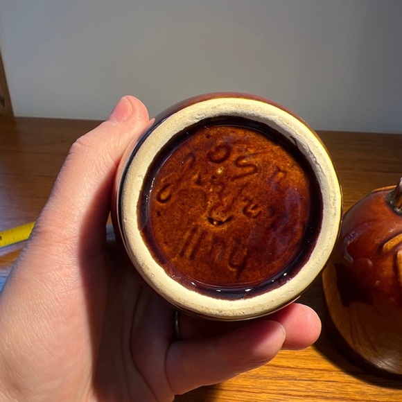 VINTAGE HULL POTTERY Little Brown Jug Salt & Pepper 4", tall brown drip glaze - Picture 7 of 8